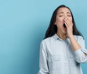 Vì sao khi ngáp, nước mắt lại trào ra?