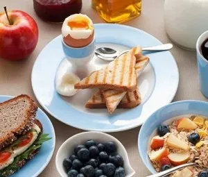 Vì sao trong thời kỳ thi phải đặc biệt chú ý mặt ăn uống?