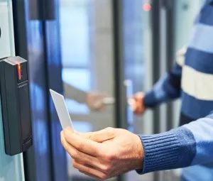 Tại sao thang máy lại tự động vận hành được?