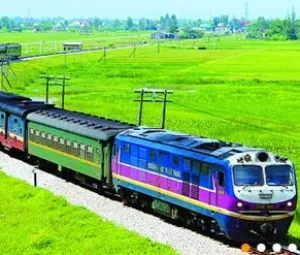 Vì sao đoạn đường sắt cong không an toàn nhưng đoạn đường nhựa cong lại an toàn?