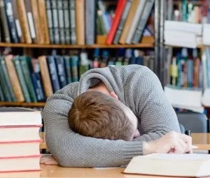 Tại sao sau khi ăn lại buồn ngủ?
