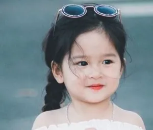 Có đôi mắt dõi theo bạn