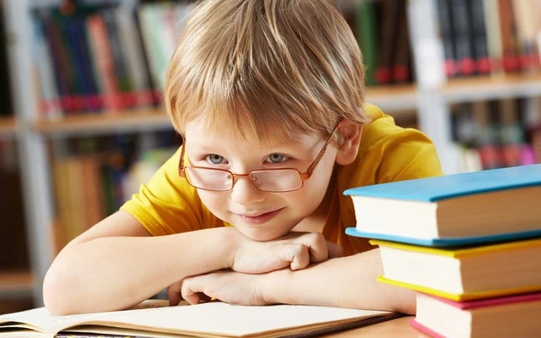 Vì sao ánh sáng mạnh gây cận thị? – Kho truyện cổ tích